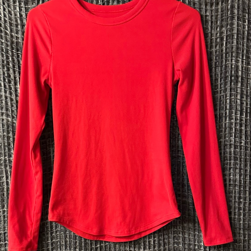 No Boundaries Red Long Sleeve Tee( Junior Size) but I wear 4-6 and it fit me .